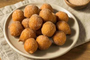 Bolinho de Chuva: A Receita que Abraça a Alma em Dias Cinzentos